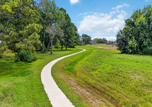 Photo 4 of Single family home for sale at 2503 Friendswood Trl, Friendswood, TX 77546 | MLS# 52350839 | Listing updated on 2026-09-19