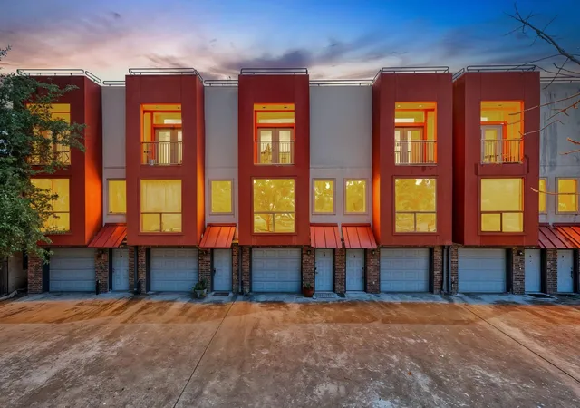 Photo 1 of Townhouse for sale at 310 S Jensen Dr #7, Houston, TX 77003 | MLS# 45270376 | Listing updated on 2026-10-08