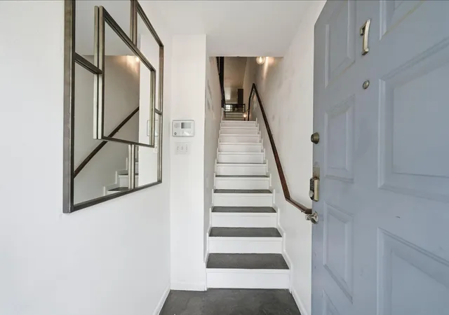 Photo 3 of Townhouse for sale at 310 S Jensen Dr #7, Houston, TX 77003 | MLS# 45270376 | Listing updated on 2026-10-08