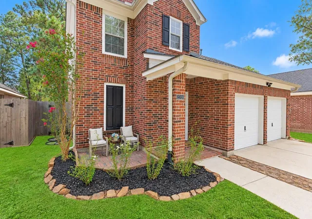 Photo 3 of Single family home for sale at 2318 Colonial Springs Ln, Spring, TX 77386 | MLS# 16009023 | Listing updated on 2026-09-27