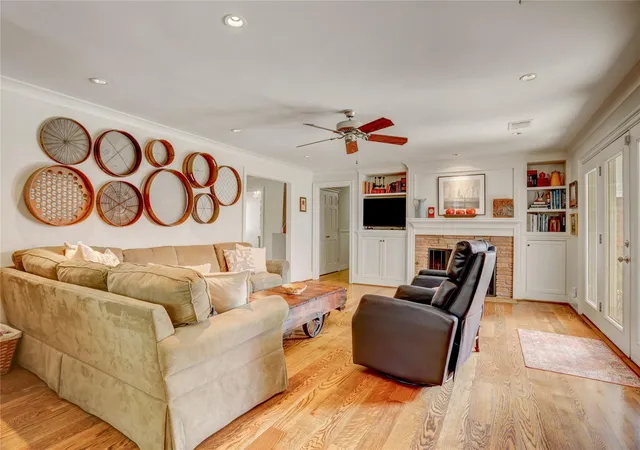 Photo 3 of Single family home for sale at 3623 S Braeswood Blvd, Houston, TX 77025 | MLS# 77505017 | Listing updated on 2026-09-22