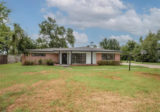 Photo 1 of Single family home for sale at 124 Lazy Ln, Baytown, TX 77520 | MLS# 24261472 | Listing updated on 2026-09-12