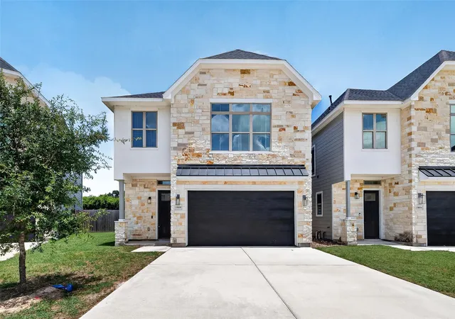 Photo 2 of Single family home for sale at 15038 Wunderlust Ln, Houston, TX 77069 | MLS# 25673395 | Listing updated on 2026-09-24
