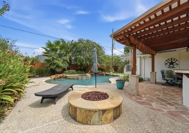 Photo 2 of Sale Pending at 7506 Nicholforest Ln, Spring, TX 77389 | MLS# 6407882 | Listing updated on 2026-09-12