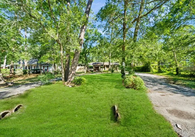 Photo 2 of Single family home for sale at 1317 Plantation Dr, Dickinson, TX 77539 | MLS# 70761012 | Listing updated on 2026-09-18
