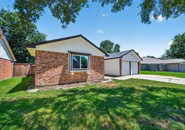 Photo 2 of Sale Pending at 3711 Camphor Dr, Houston, TX 77082 | MLS# 12833035 | Listing updated on 2026-09-14