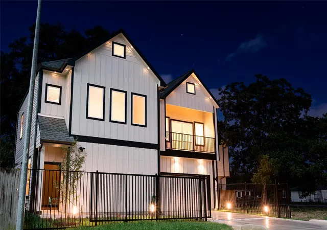 Photo 2 of Single family home for sale at 4618 Ward St, Houston, TX 77021 | MLS# 65147710 | Listing updated on 2026-09-05