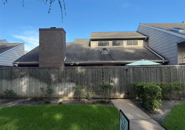 Townhouse for sale at 13984 Hollowgreen Dr #23, Houston, TX 77082 | MLS# 65789256