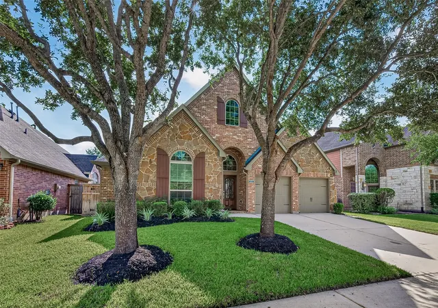 Photo 2 of Single family home for sale at 6515 Arroyo Springs Ln, Fulshear, TX 77441 | MLS# 91243364 | Listing updated on 2026-10-07