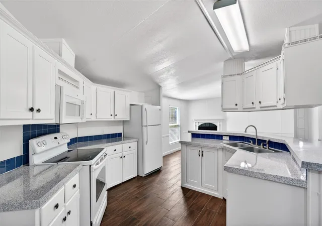 Photo 3 of Single family home for sale at 21069 Lyndall Ln, Porter, TX 77365 | MLS# 45141478 | Listing updated on 2026-09-03