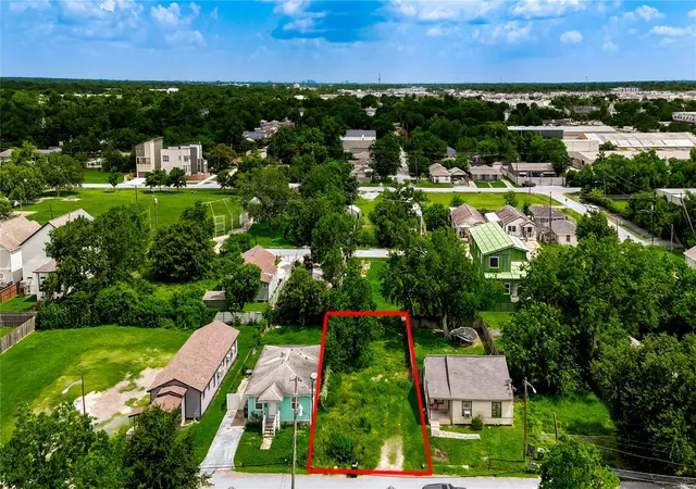 Photo 3 of Land for sale at 1003 E 39th Street, Houston, TX 77022 | MLS# 48374142 | Listing updated on 2026-09-14