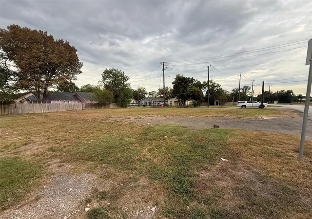 Photo 3 of Land for sale at 400 N 10Th St, Richmond, TX 77469 | MLS# 13078852 | Listing updated on 2026-09-03