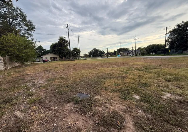 Photo 4 of Land for sale at 400 N 10Th St, Richmond, TX 77469 | MLS# 13078852 | Listing updated on 2026-09-03
