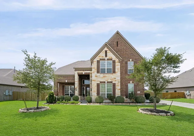 Photo 1 of Single family home for sale at 2806 Emerald Pines Ln, Rosharon, TX 77583 | MLS# 45669349 | Listing updated on 2026-09-06