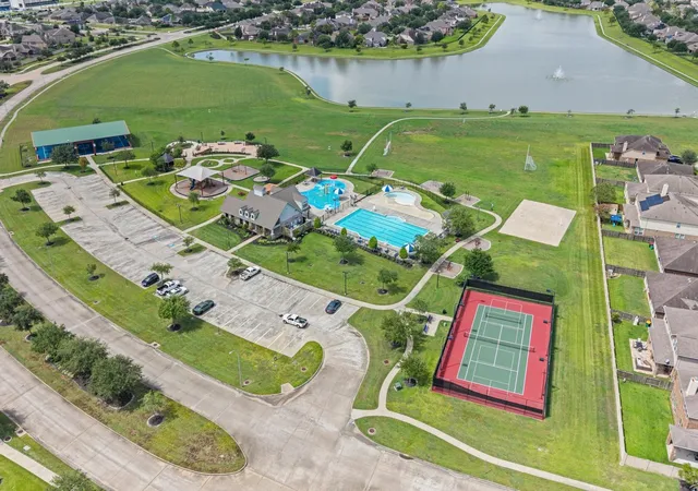 Photo 20 of Single family home for sale at 2806 Emerald Pines Ln, Rosharon, TX 77583 | MLS# 45669349 | Listing updated on 2026-09-06