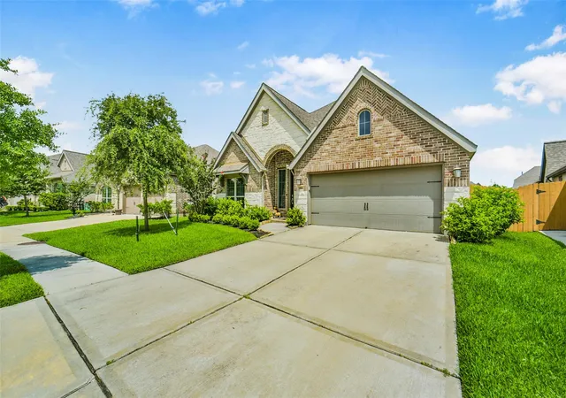 Photo 4 of Sale Pending at 28160 Knight Peak Dr, Spring, TX 77386 | MLS# 32559730 | Listing updated on 2026-09-18