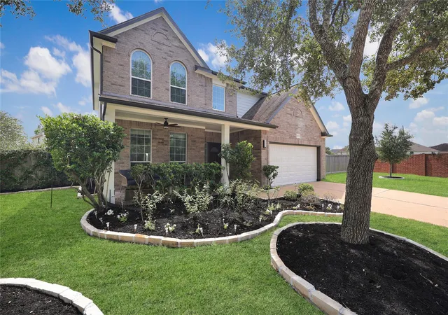 Photo 3 of Sale Pending at 1802 Rockwall Ct, Sugar Land, TX 77479 | MLS# 14925973 | Listing updated on 2026-10-04