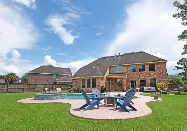 Photo 4 of Single family home for sale at 440 Old Orchard Ct, Dickinson, TX 77539 | MLS# 98931095 | Listing updated on 2026-09-15
