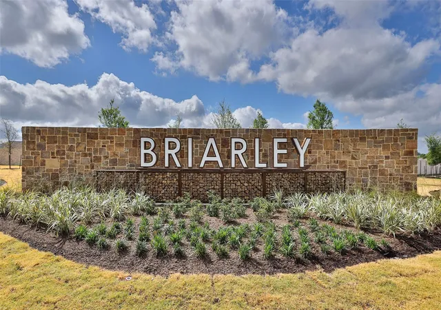 Photo 4 of Single family home for sale at 1207 Basset Hound Dr, Montgomery, TX 77316 | MLS# 31874542 | Listing updated on 2026-09-06
