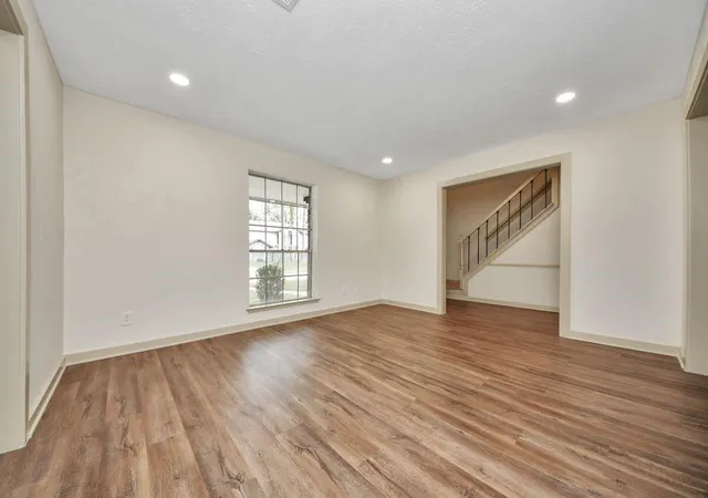 Photo 3 of Single family home for sale at 5731 Lodge Crk Dr, Houston, TX 77066 | MLS# 58687472 | Listing updated on 2026-09-18