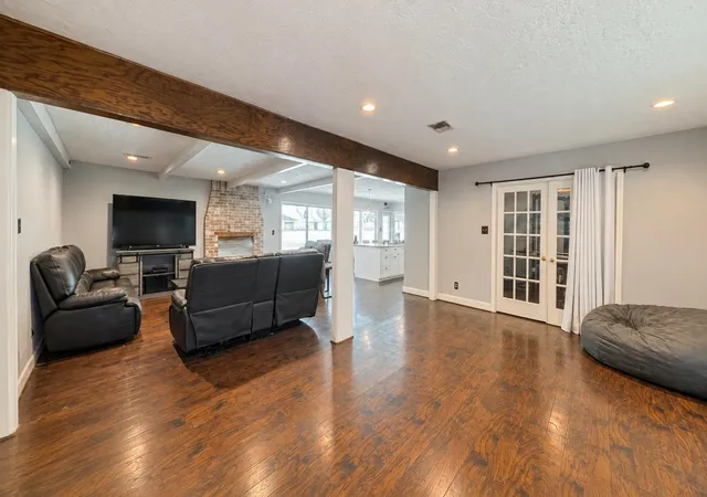 Photo 2 of Single family home for sale at 2118 Eagle Point Rd, Crosby, TX 77532 | MLS# 66658779 | Listing updated on 2026-09-24