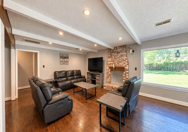 Photo 3 of Single family home for sale at 2118 Eagle Point Rd, Crosby, TX 77532 | MLS# 66658779 | Listing updated on 2026-09-24