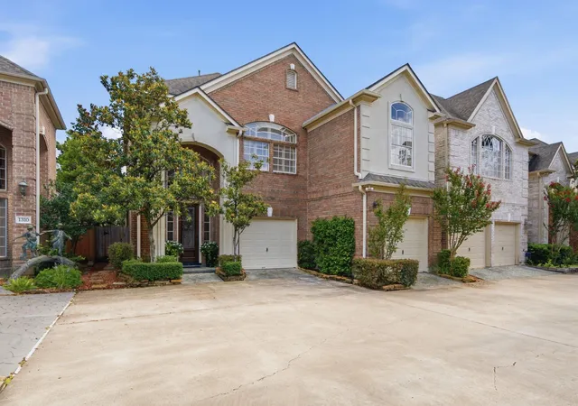 Photo 2 of Single family home for sale at 1308 Whispering Pines Dr, Houston, TX 77055 | MLS# 14875599 | Listing updated on 2026-09-09