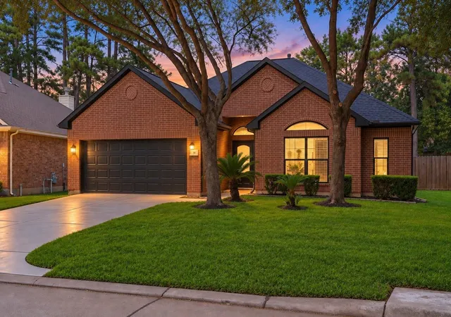 Photo 3 of Single family home for sale at 18 Griffin Hl Ct, Spring, TX 77382 | MLS# 13146320 | Listing updated on 2026-10-07