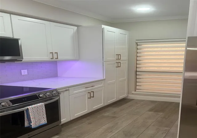 Listing Photo 5 - Condo for sale in building located at 18809 Egret Bay Blvd, Webster, TX 77058 - Unit #125