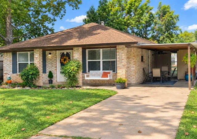 Photo 1 of Single family home for sale at 118 W Mahan St, Richwood, TX 77531 | MLS# 8468046 | Listing updated on 2026-09-27