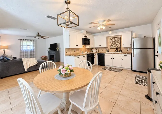 Photo 3 of Single family home for sale at 118 W Mahan St, Richwood, TX 77531 | MLS# 8468046 | Listing updated on 2026-09-27