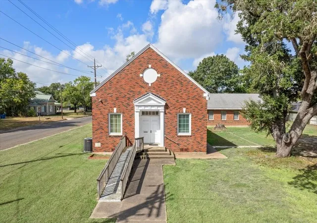 Photo 2 of Single family home for sale at 530 Church St, Navasota, TX 77868 | MLS# 62394207 | Listing updated on 2026-09-22