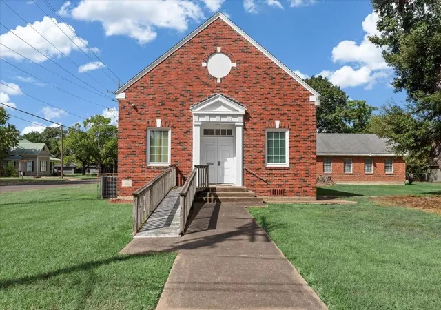 Photo 3 of Single family home for sale at 530 Church St, Navasota, TX 77868 | MLS# 62394207 | Listing updated on 2026-09-22