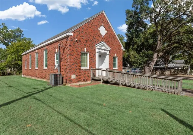 Photo 3 of Single family home for sale at 530 Church St, Navasota, TX 77868 | MLS# 62394207 | Listing updated on 2026-09-22