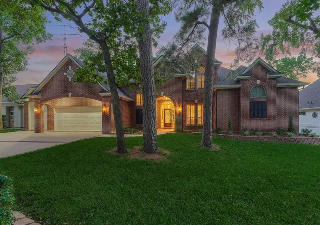 Photo 4 of Sale Pending at 9485 Escondido Dr, Willis, TX 77318 | MLS# 62148000 | Listing updated on 2026-09-21
