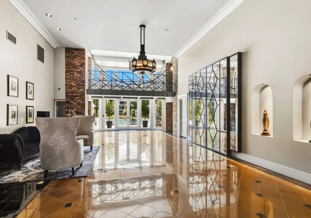 Photo 2 of Condo for sale at 3030 Post Oak Blvd #202, Houston, TX 77056 | MLS# 80743425 | Listing updated on 2026-10-10