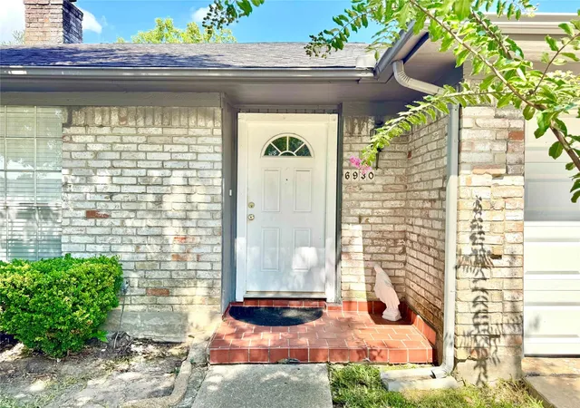Photo 3 of Single family home for sale at 6930 Addicks Clodine Rd, Houston, TX 77083 | MLS# 59169163 | Listing updated on 2026-09-12