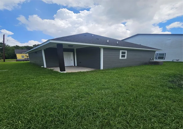 Photo 2 of Single family home for sale at 430 Shamrock St, Beaumont, TX 77701 | MLS# 57221939 | Listing updated on 2026-09-06