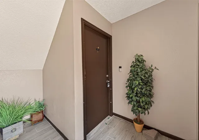 Photo 3 of Condo for sale at 12400 Overbrook Ln #41b, Houston, TX 77077 | MLS# 19235198 | Listing updated on 2026-09-17