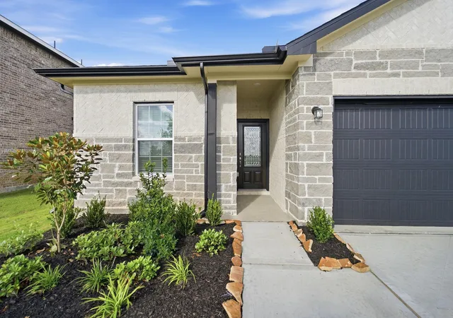 Photo 3 of Single family home for sale at 8019 Jasper Meadows, Angleton, TX 77515 | MLS# 77847227 | Listing updated on 2026-09-23