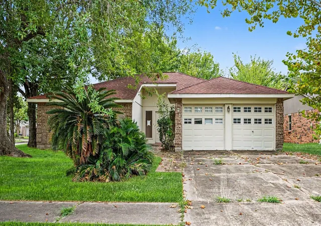 Photo 1 of Single family home for sale at 131 Meadow Bnd St, League City, TX 77573 | MLS# 72170228 | Listing updated on 2026-09-15