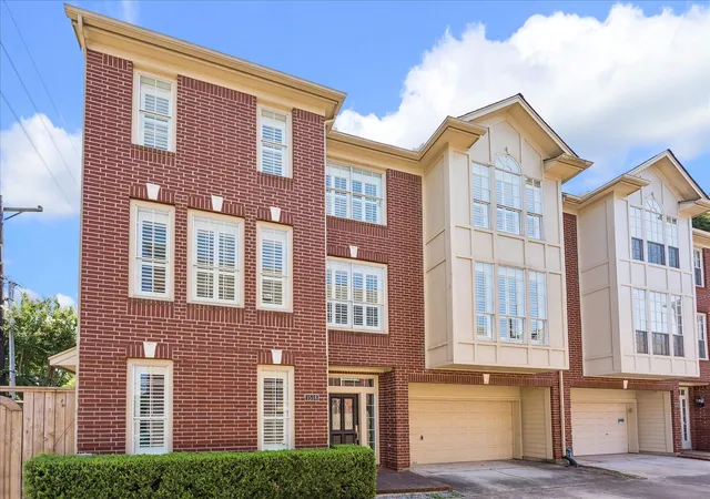 Photo 1 of Townhouse for sale at 1518 Park St, Houston, TX 77019 | MLS# 48393753 | Listing updated on 2026-09-15