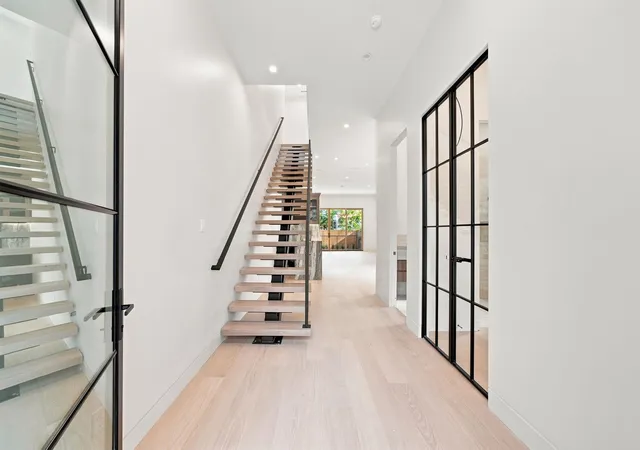 Photo 3 of Single family home for sale at 3023 Nottingham St, Houston, TX 77005 | MLS# 27635794 | Listing updated on 2026-09-15