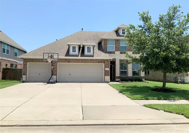 Photo 3 of Single family home for sale at 8322 Quiet Bay Dr, Baytown, TX 77523 | MLS# 57941157 | Listing updated on 2026-10-06