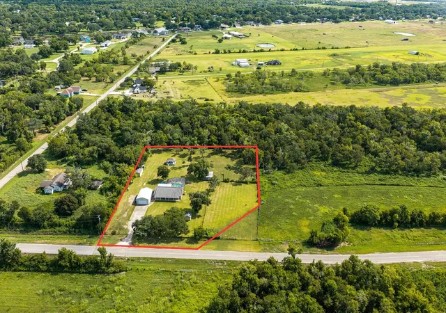 Photo 4 of Single family home for sale at 20615 County Rd 461, Brazoria, TX 77422 | MLS# 25185033 | Listing updated on 2026-09-22
