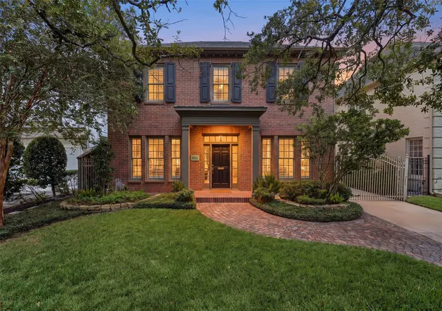 Photo 1 of Sale Pending at 3930 Marlowe St, Houston, TX 77005 | MLS# 6117614 | Listing updated on 2026-09-15
