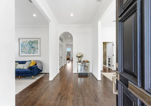 Photo 3 of Sale Pending at 3930 Marlowe St, Houston, TX 77005 | MLS# 6117614 | Listing updated on 2026-09-15