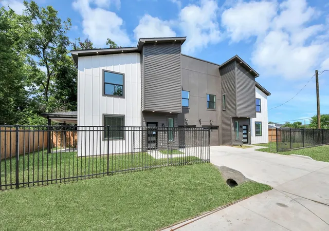 Photo 4 of Multi family home for sale at 6131 Bacher St, Houston, TX 77028 | MLS# 49713538 | Listing updated on 2026-09-01