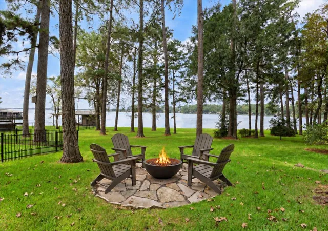 Photo 1 of Single family home for sale at 15749 Lakeway Dr, Willis, TX 77318 | MLS# 55834094 | Listing updated on 2026-10-08