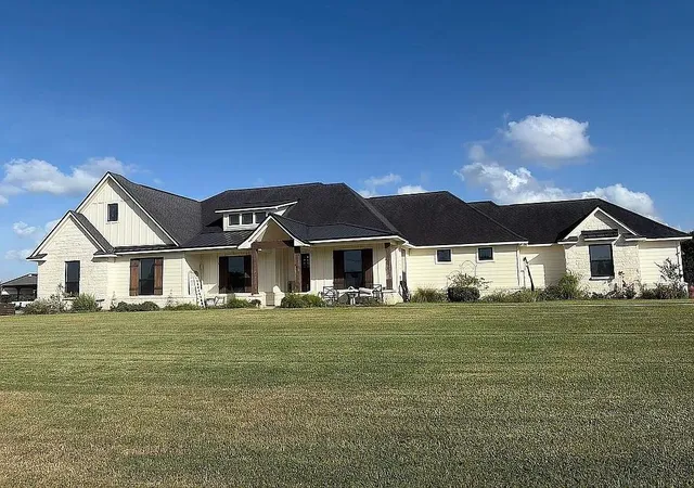 Photo 1 of Sale Pending at 1143 Angus Trl, Angleton, TX 77515 | MLS# 38978438 | Listing updated on 2026-10-06